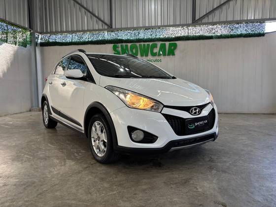 HYUNDAI HB20X 1.6 16V PREMIUM FLEX 4P AUTOMÁTICO HYUNDAI HB20X 1.6 16V PREMIUM FLEX 4P AUTOMÁTICO